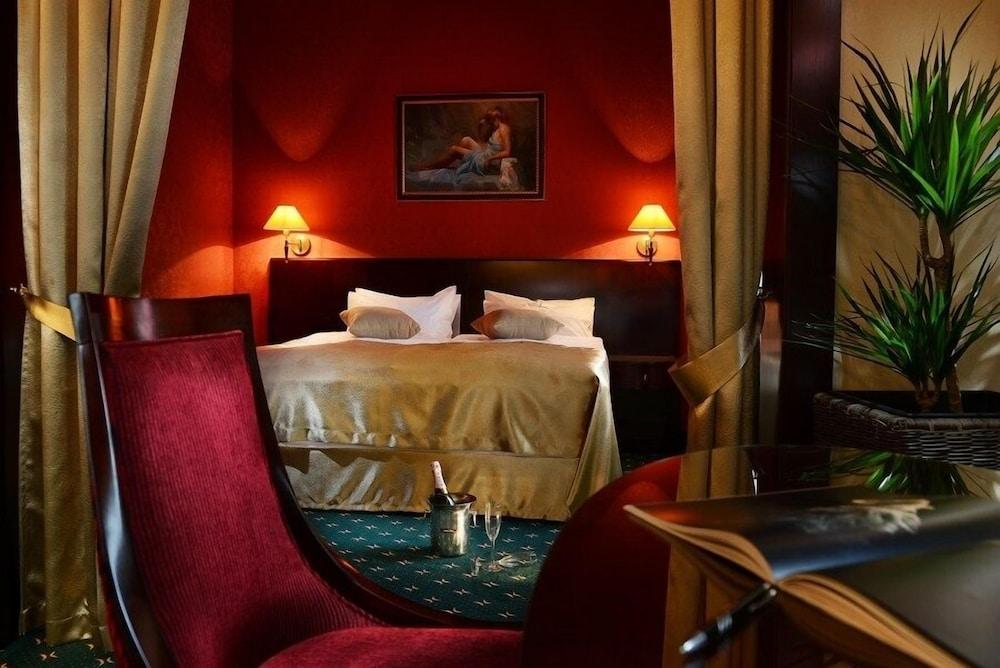 Hotel Europa Poprad Bagian luar foto