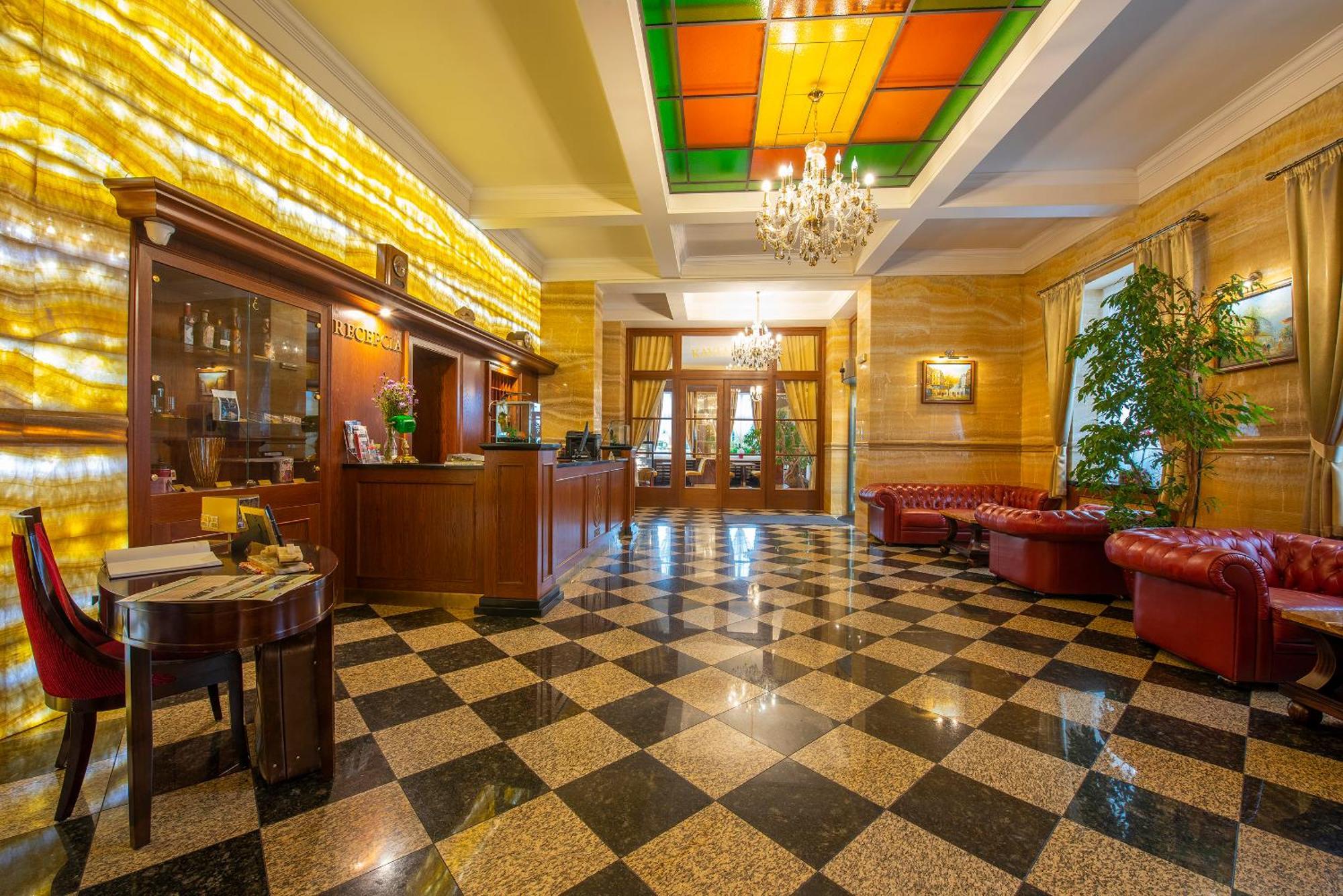 Hotel Europa Poprad Bagian luar foto