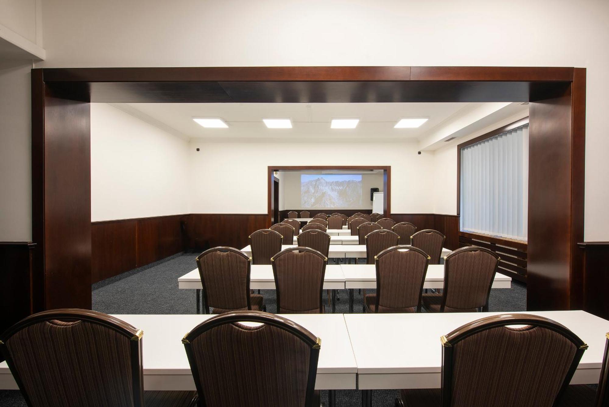 Hotel Europa Poprad Bagian luar foto