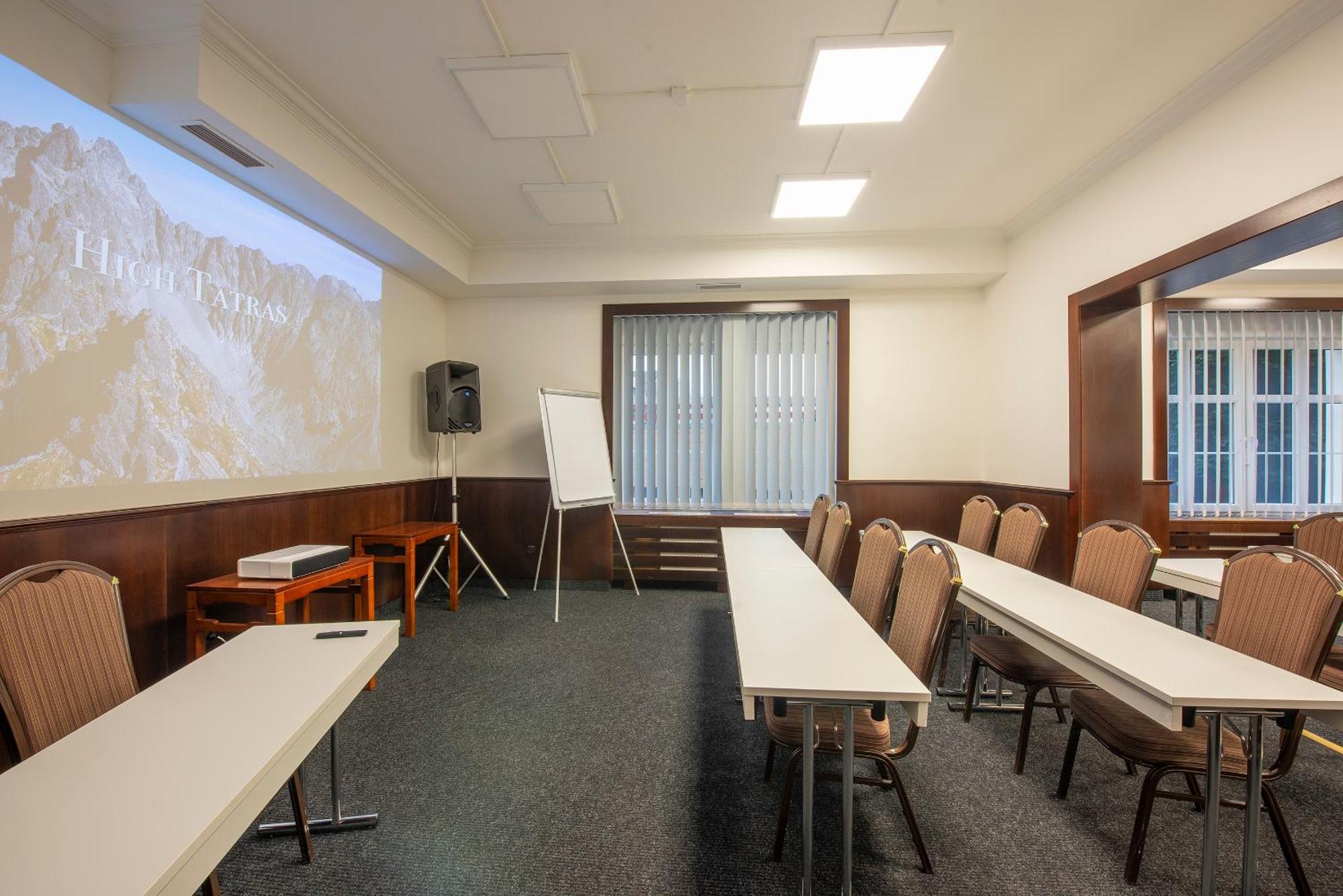 Hotel Europa Poprad Bagian luar foto