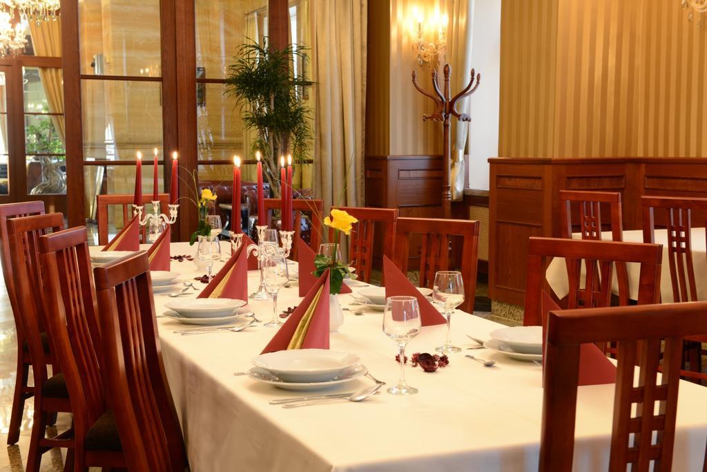 Hotel Europa Poprad Bagian luar foto