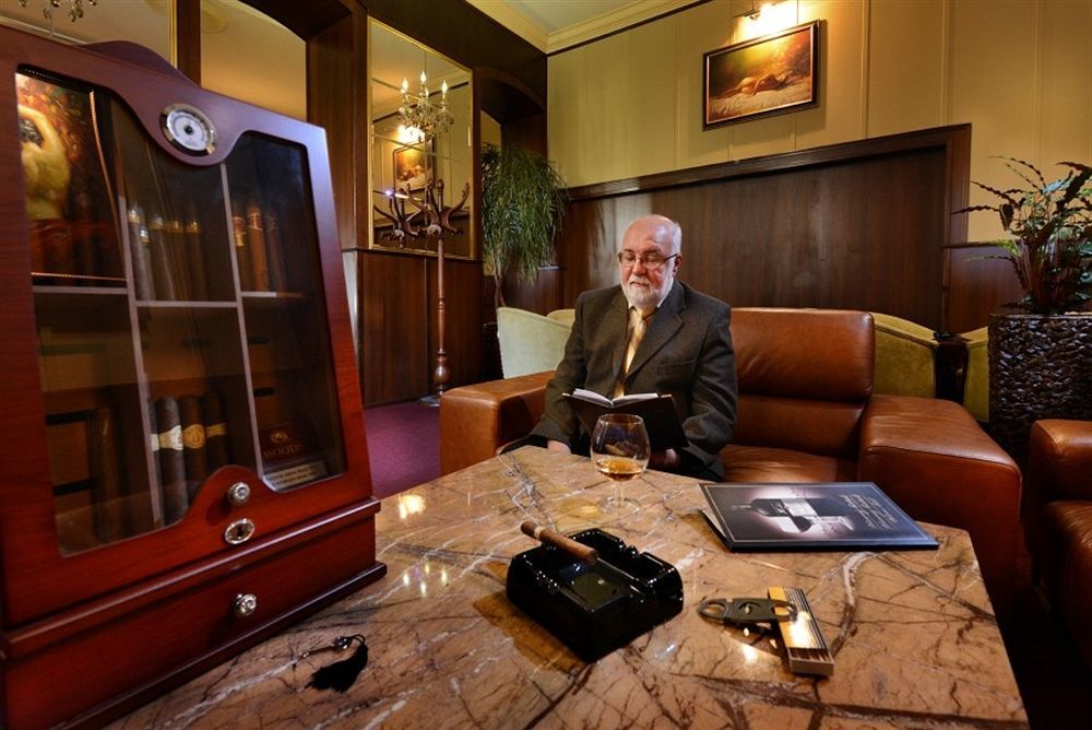 Hotel Europa Poprad Bagian luar foto