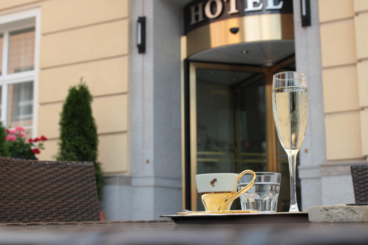 Hotel Europa Poprad Bagian luar foto