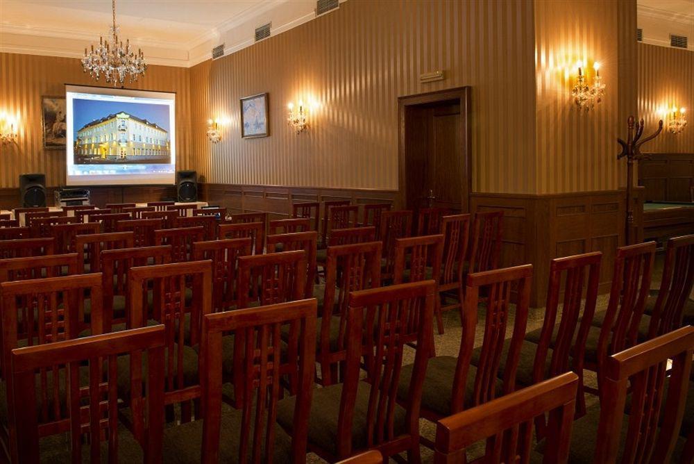 Hotel Europa Poprad Bagian luar foto